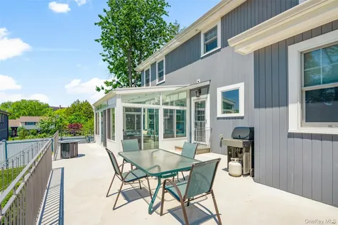 17 Clover Place New Rochelle NY 10805