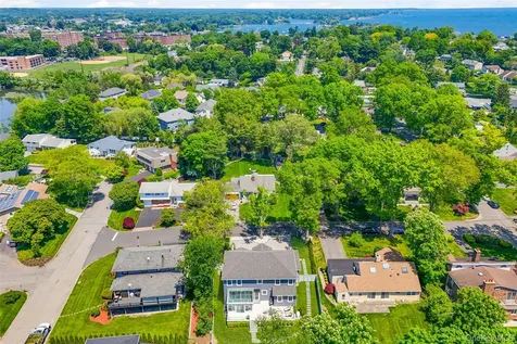 17 Clover Place New Rochelle NY 10805
