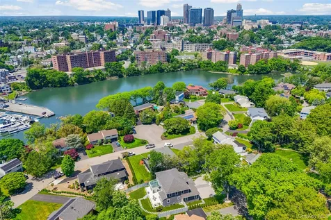 17 Clover Place New Rochelle NY 10805
