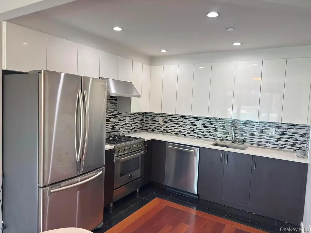 142-38 37th Avenue Flushing NY 11354