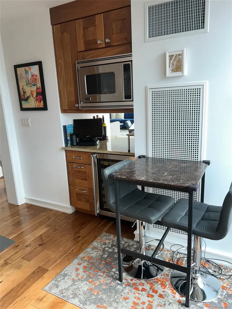 5 Renaissance Square White Plains NY 10601
