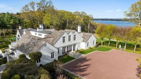 233 Cleft Road Mill Neck NY 11765