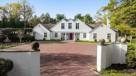 233 Cleft Road Mill Neck NY 11765