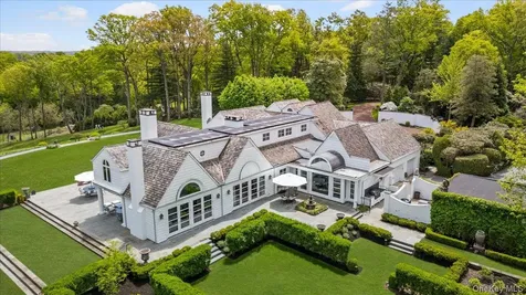 233 Cleft Road Mill Neck NY 11765