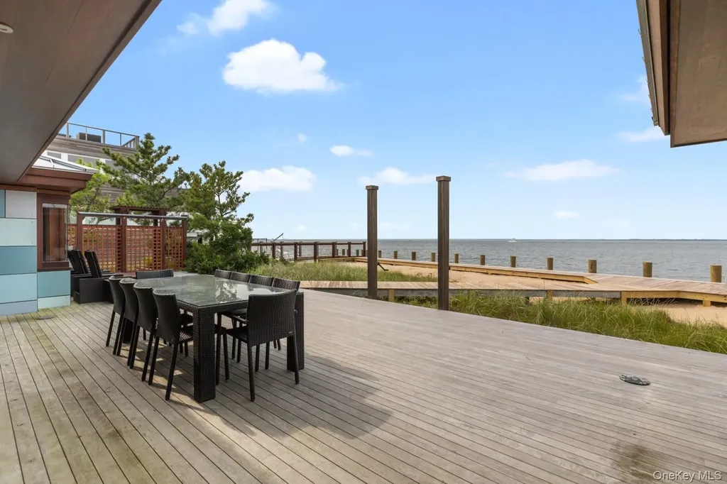19 Bayview Walk Seaview NY 11770