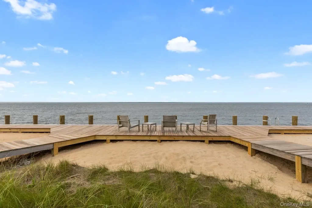 19 Bayview Walk Seaview NY 11770