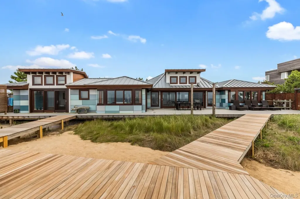 19 Bayview Walk Seaview NY 11770