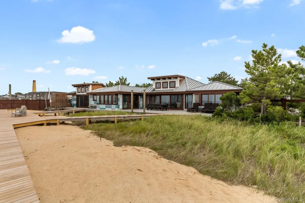 19 Bayview Walk Seaview NY 11770