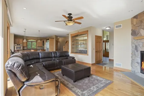 4 Rachel Court Bloomingburg NY 12721