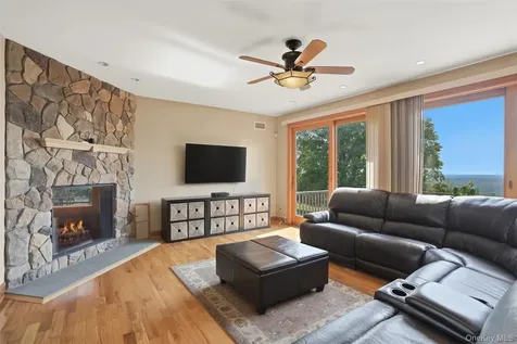 4 Rachel Court Bloomingburg NY 12721