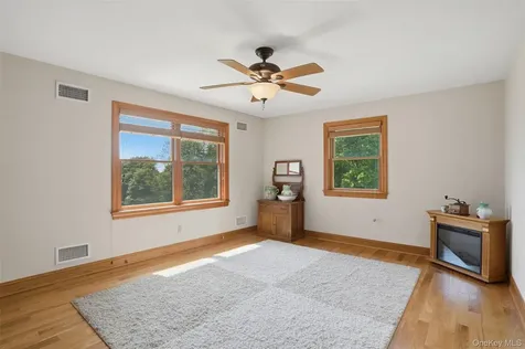 4 Rachel Court Bloomingburg NY 12721