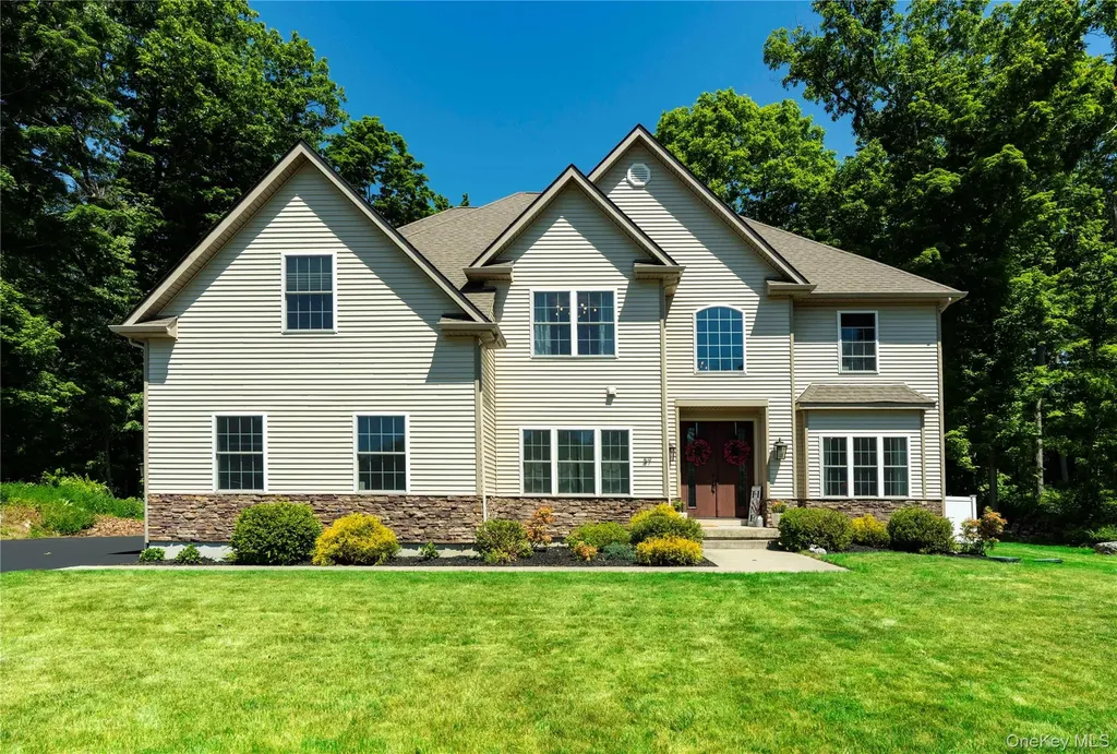 37 Biltmore Drive Hopewell Junction NY 12533