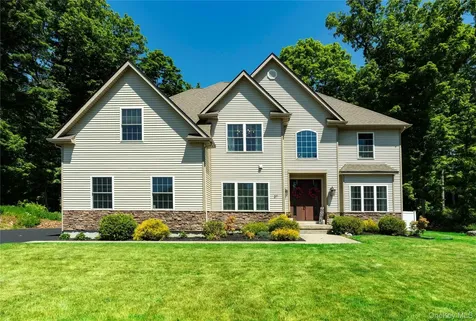 37 Biltmore Drive Hopewell Junction NY 12533