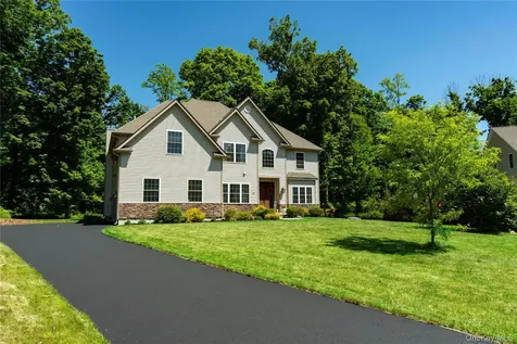 37 Biltmore Drive Hopewell Junction NY 12533