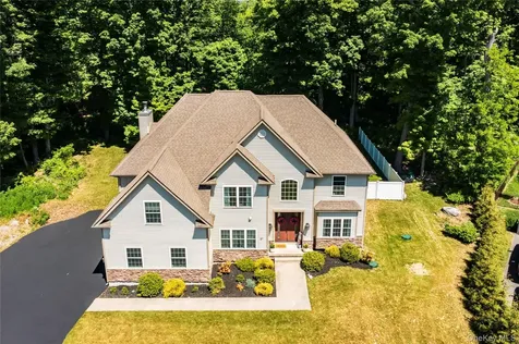 37 Biltmore Drive Hopewell Junction NY 12533