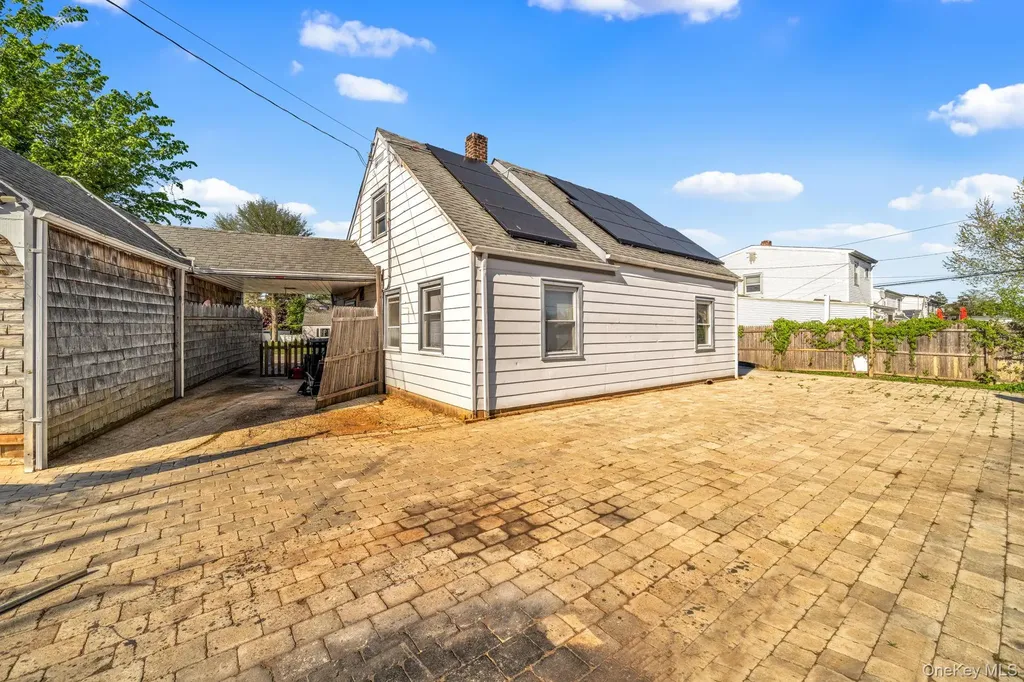 48 Curve Lane Levittown NY 11756