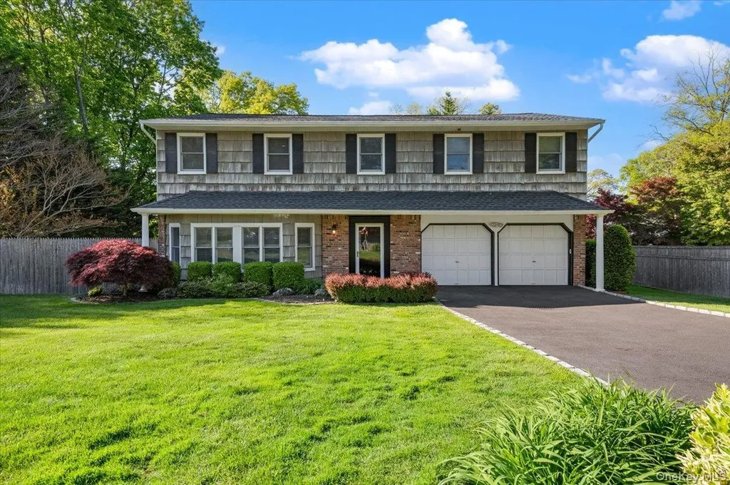 19 Fox Lane Dix Hills NY 11746