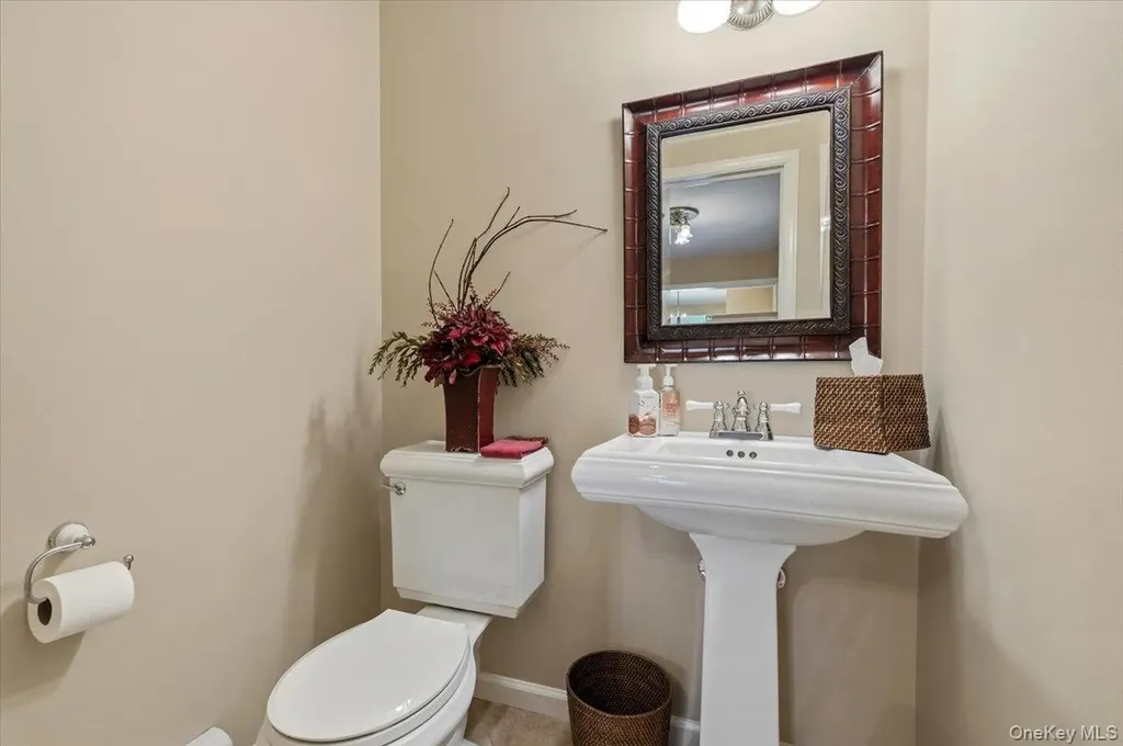 19 Fox Lane Dix Hills NY 11746