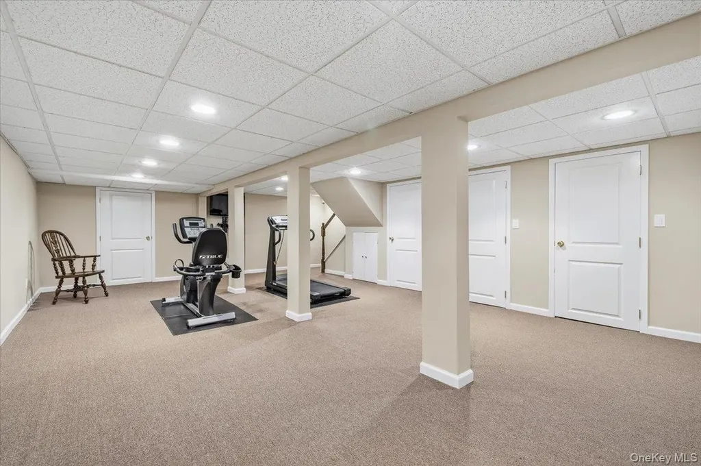 19 Fox Lane Dix Hills NY 11746