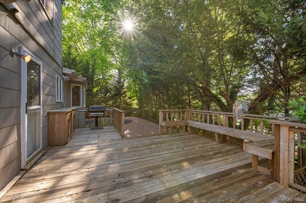 19 Fox Lane Dix Hills NY 11746