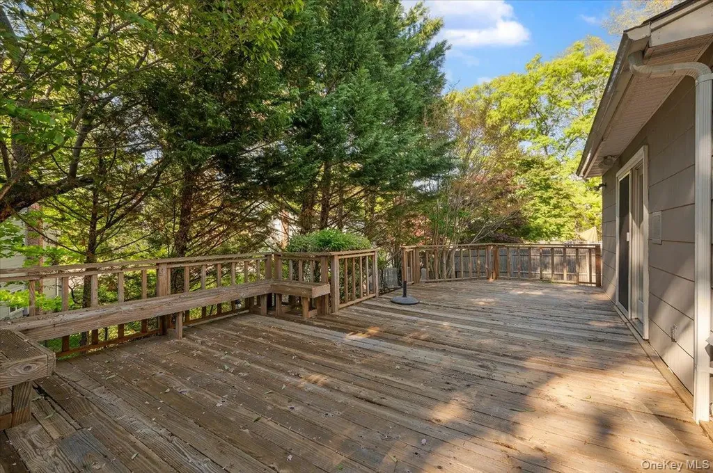 19 Fox Lane Dix Hills NY 11746