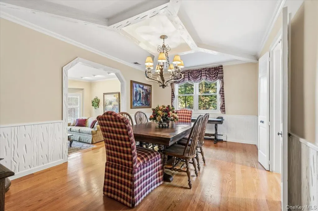 19 Fox Lane Dix Hills NY 11746
