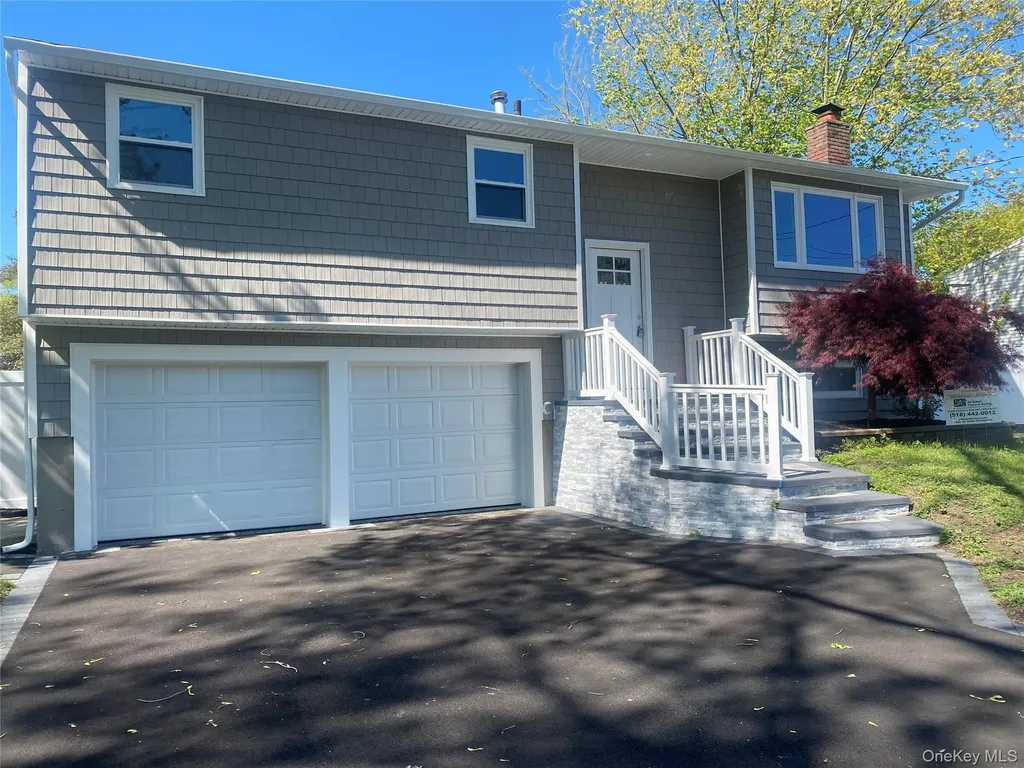 17 Berkeley Avenue Selden NY 11784