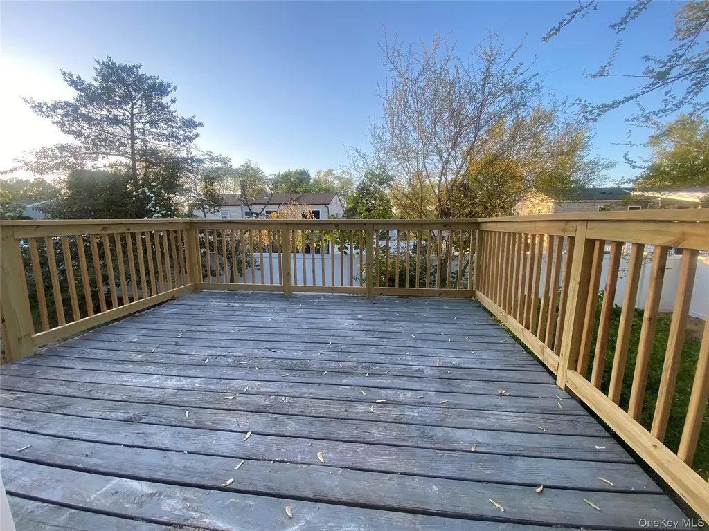 17 Berkeley Avenue Selden NY 11784