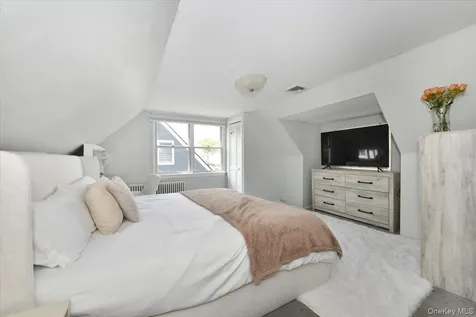 287 Charles Avenue Massapequa Park NY 11762