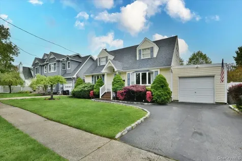 287 Charles Avenue Massapequa Park NY 11762