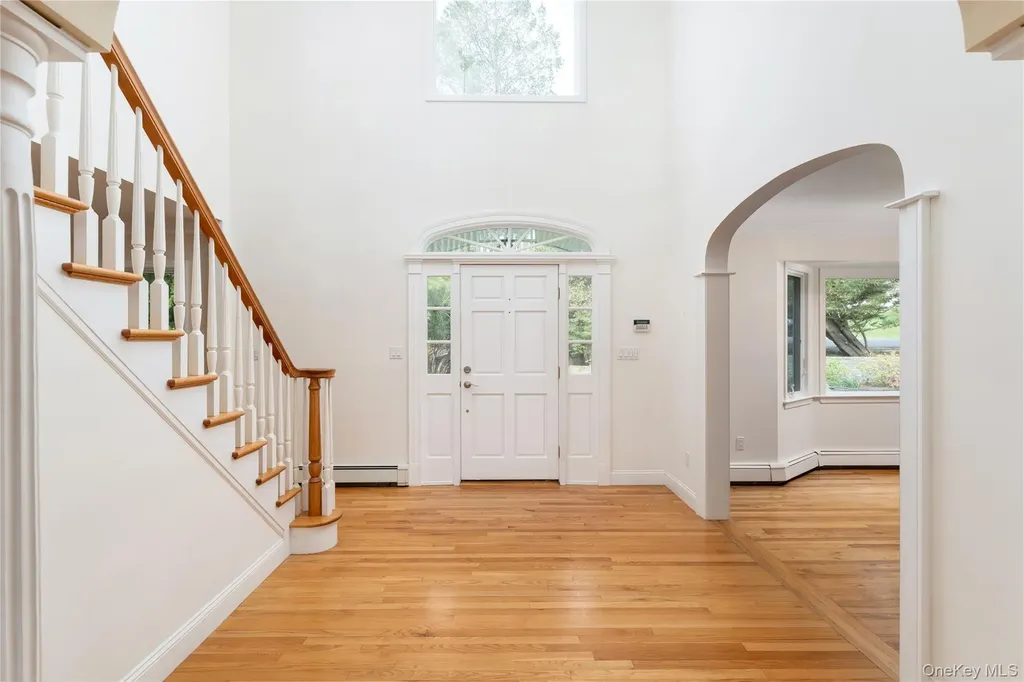 17 Youngs Lane Setauket NY 11733