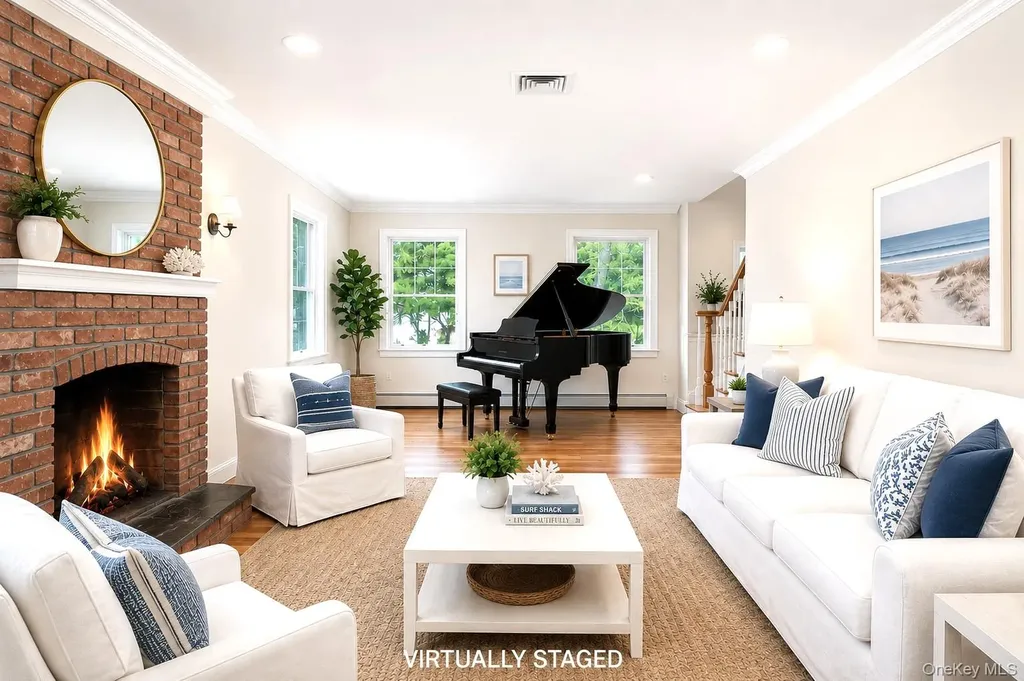 17 Youngs Lane Setauket NY 11733