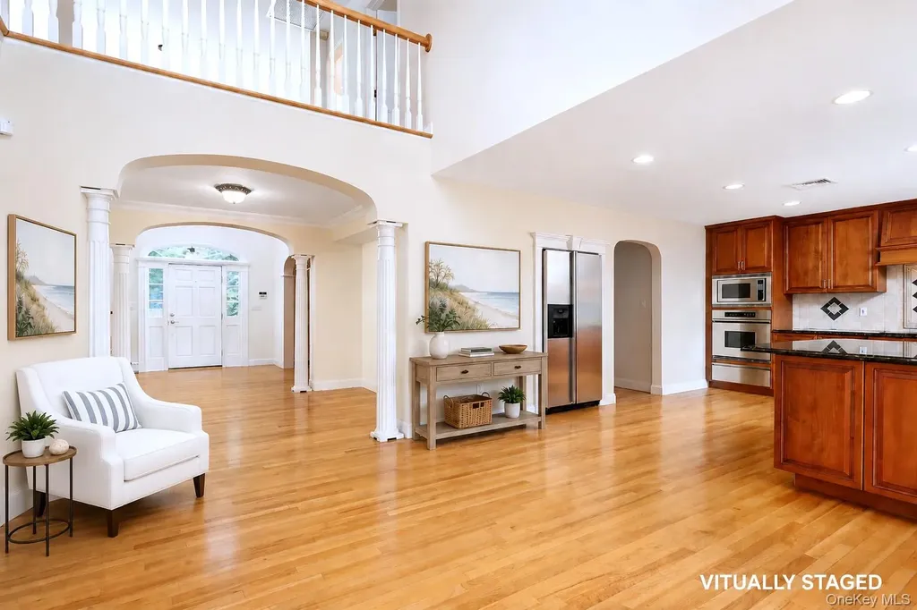17 Youngs Lane Setauket NY 11733