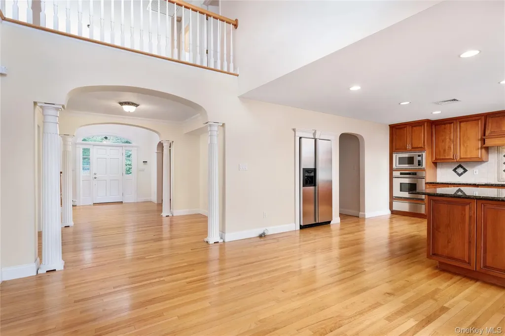 17 Youngs Lane Setauket NY 11733