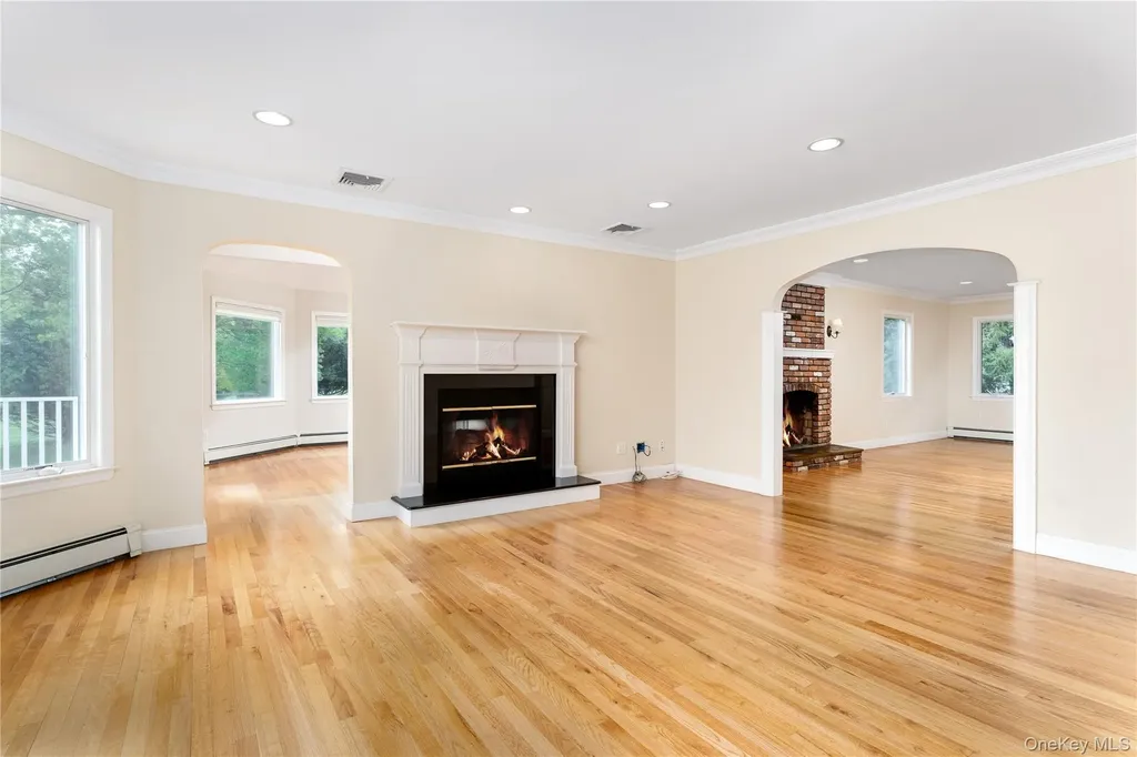 17 Youngs Lane Setauket NY 11733