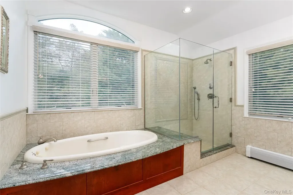 17 Youngs Lane Setauket NY 11733