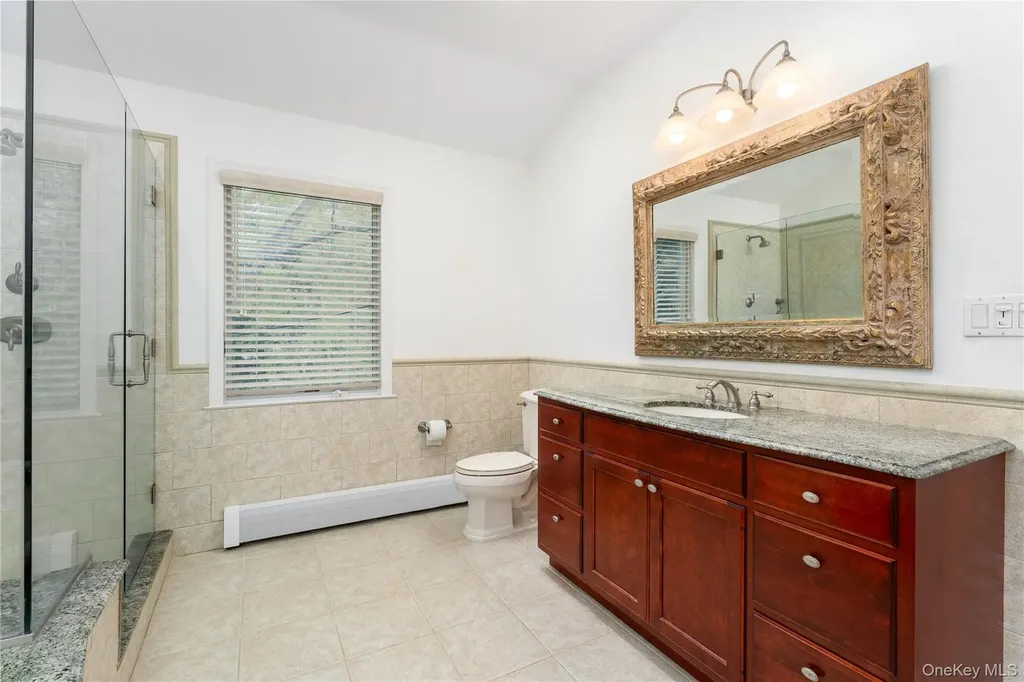 17 Youngs Lane Setauket NY 11733