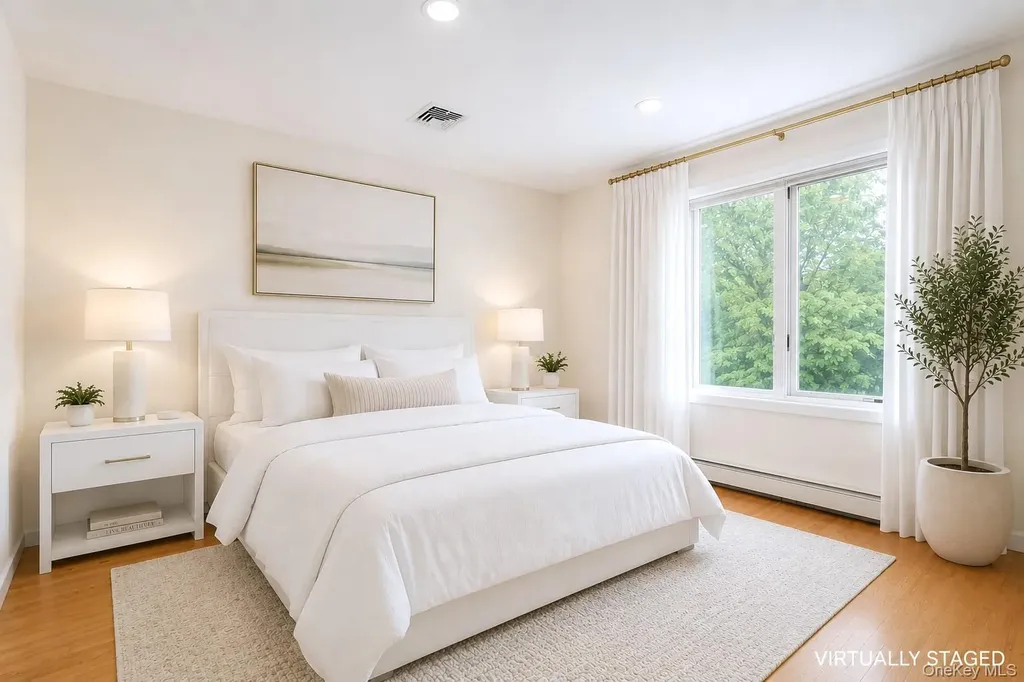 17 Youngs Lane Setauket NY 11733