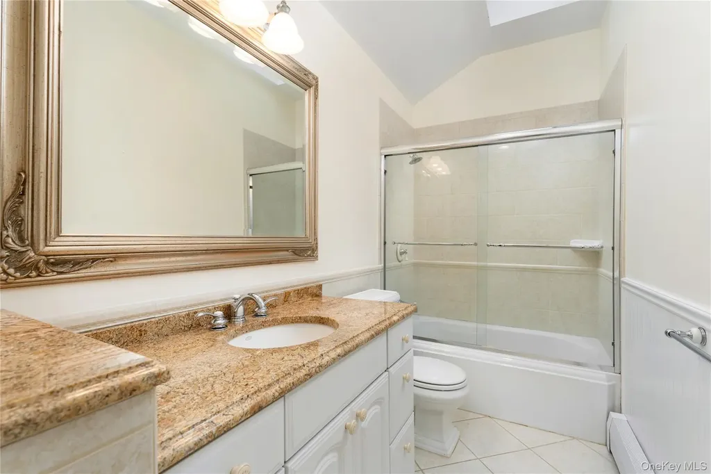17 Youngs Lane Setauket NY 11733