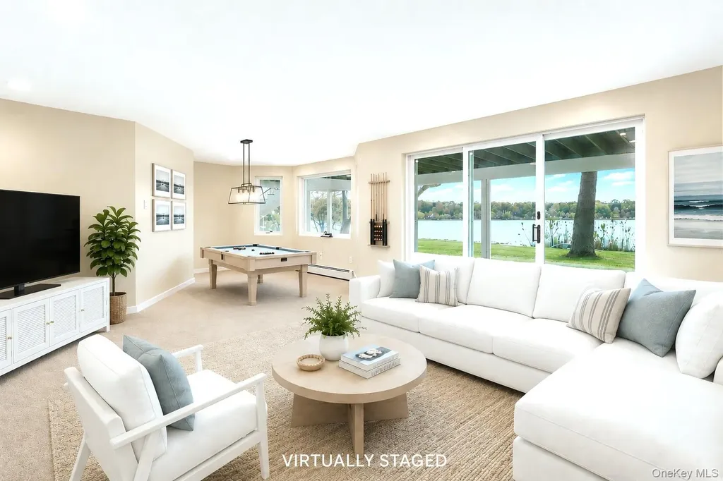 17 Youngs Lane Setauket NY 11733