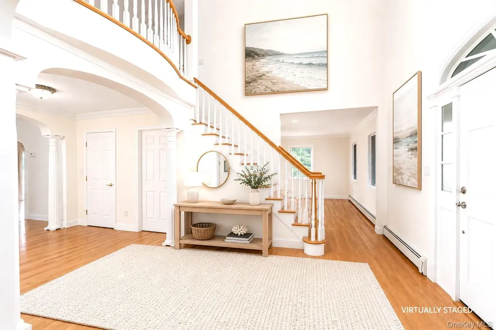 17 Youngs Lane Setauket NY 11733