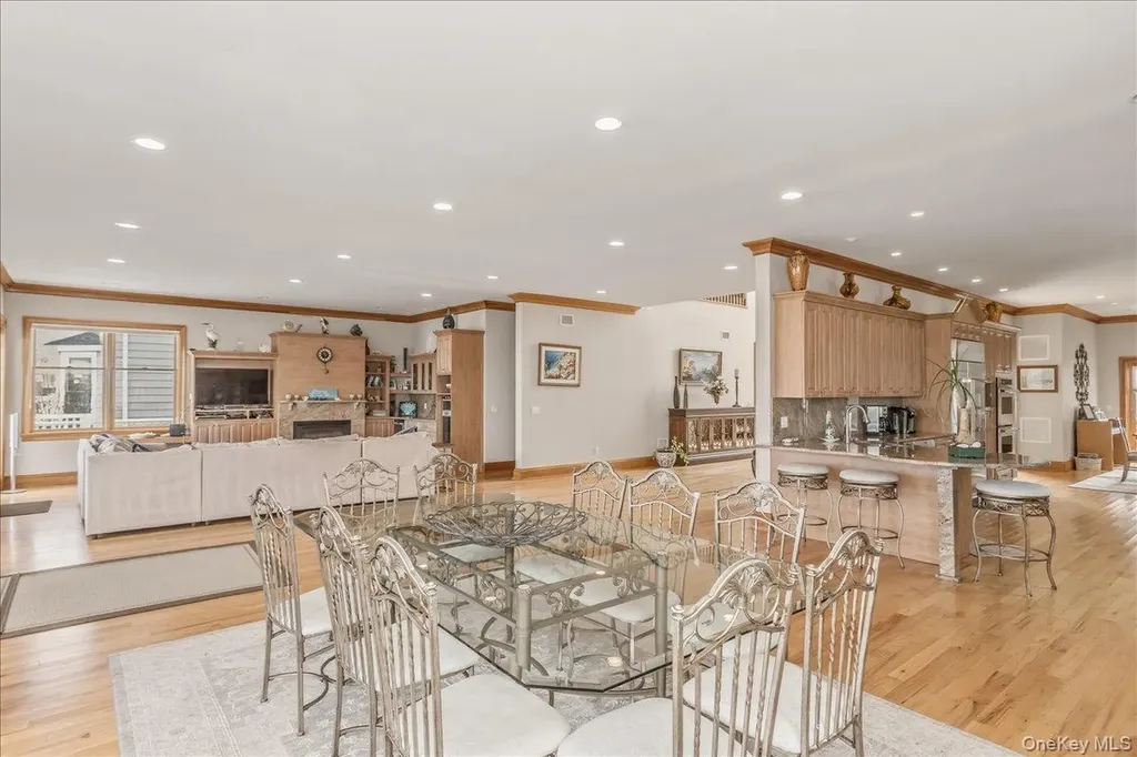672 Dune Road Westhampton Beach NY 11978