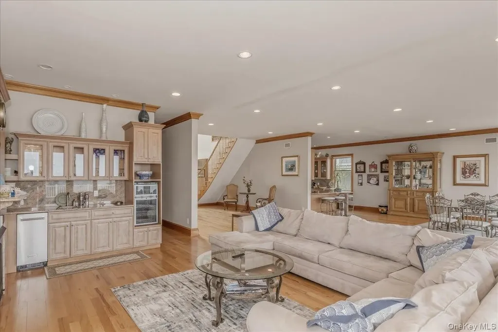 672 Dune Road Westhampton Beach NY 11978