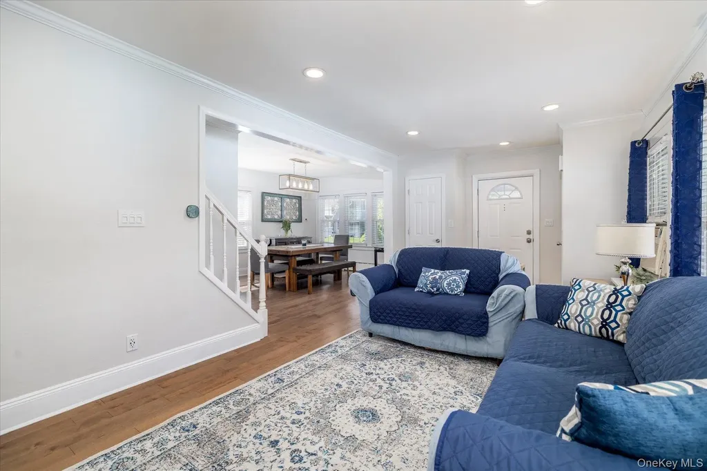 43 Nassau Boulevard Malverne NY 11565