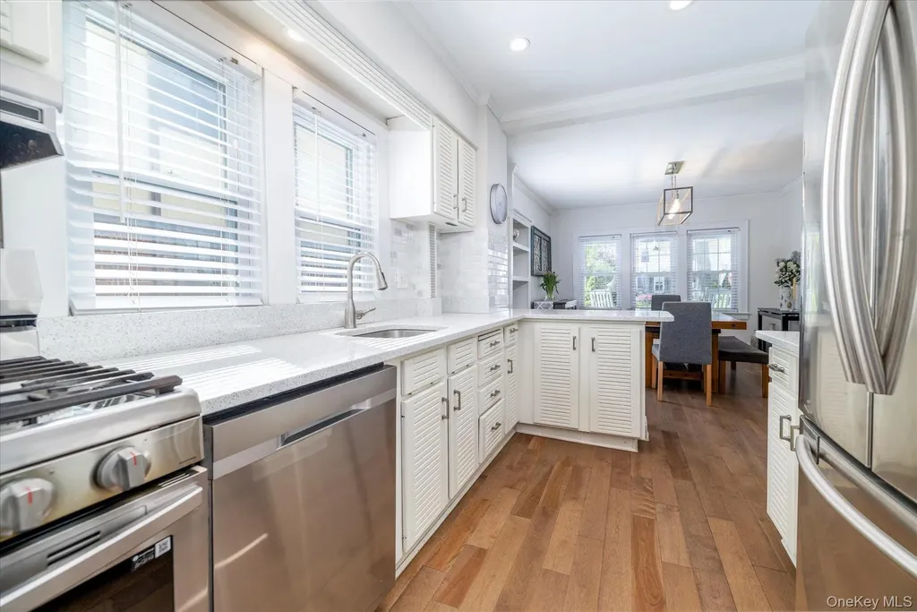 43 Nassau Boulevard Malverne NY 11565