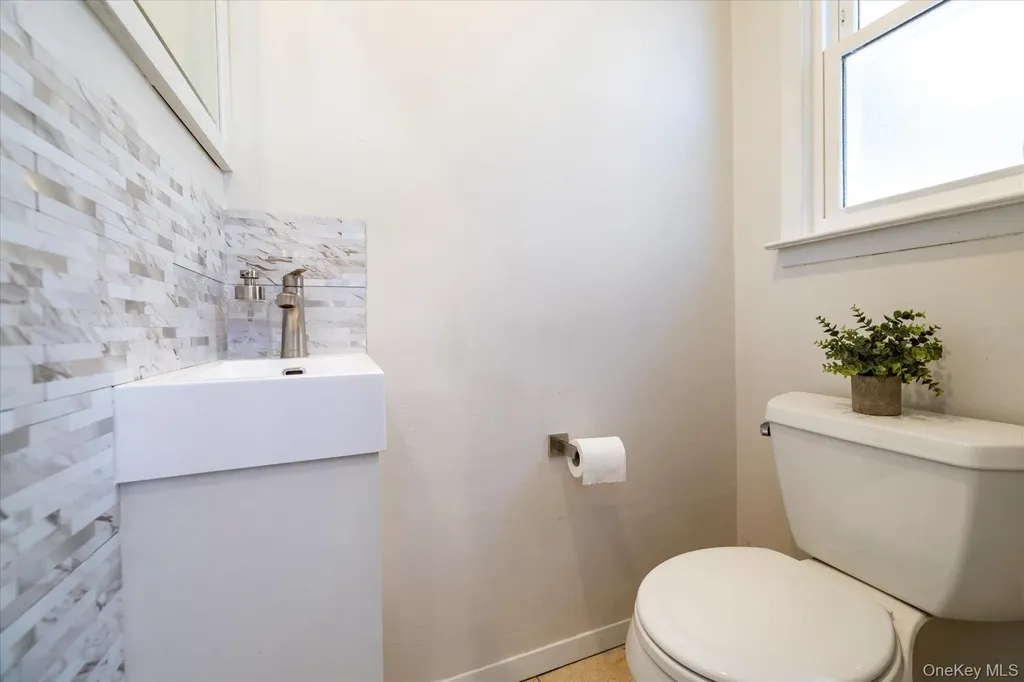 43 Nassau Boulevard Malverne NY 11565