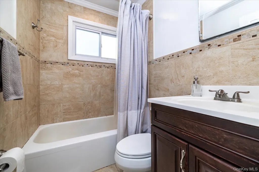 43 Nassau Boulevard Malverne NY 11565