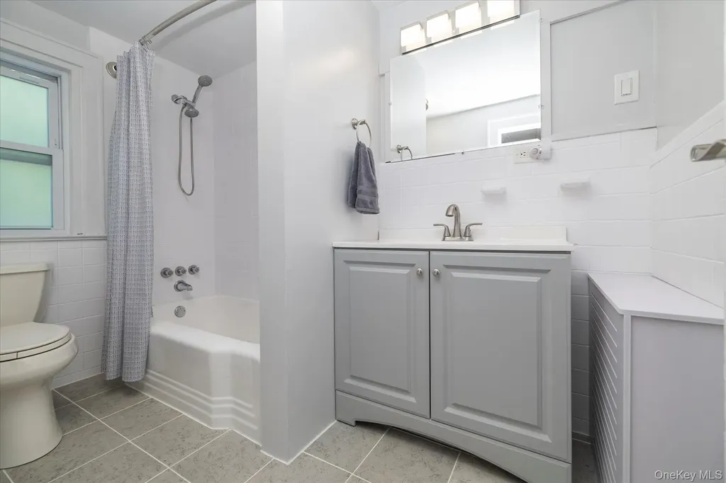 43 Nassau Boulevard Malverne NY 11565