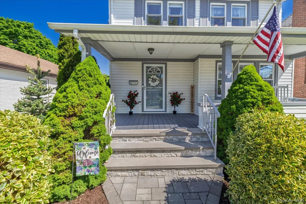 43 Nassau Boulevard Malverne NY 11565