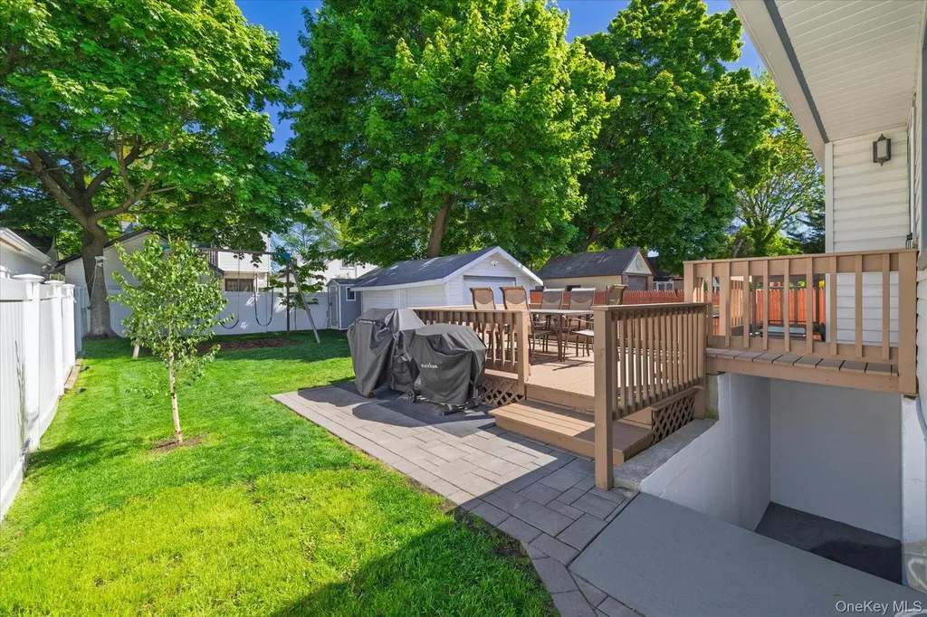 43 Nassau Boulevard Malverne NY 11565